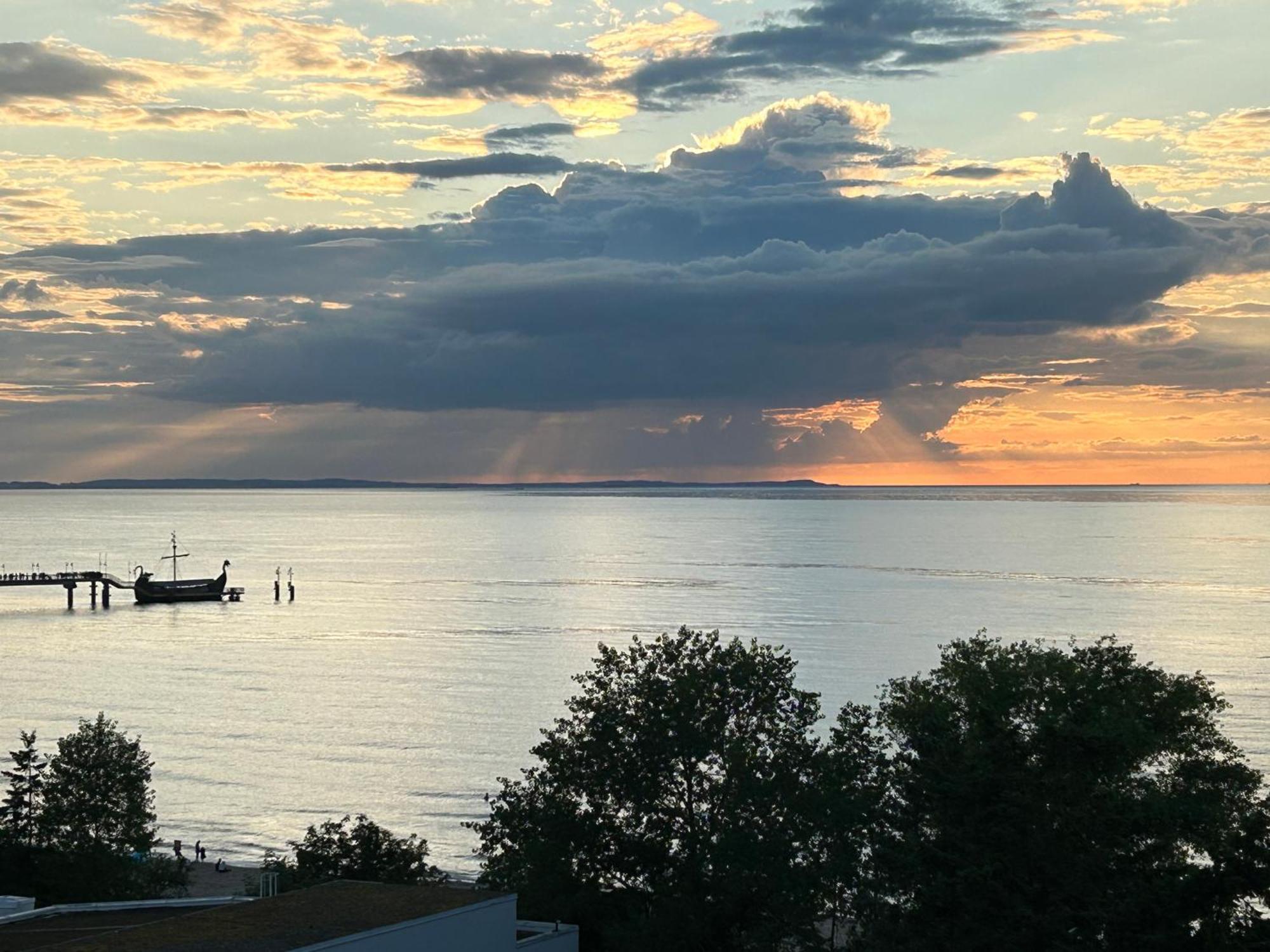 ミエンジズドロイェLuxe Baltic Sunsetアパートメント エクステリア 写真